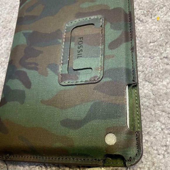 Fossil Authentic Long Bunker TABLET Camo Cover GREEN SML1088346 - Picture 4 of 6